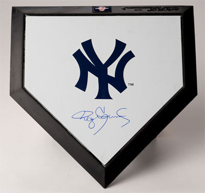 Lot Detail - Roger Clemens Signed and Framed to 44x43 New York Yankees  Home Jersey (Beckett)